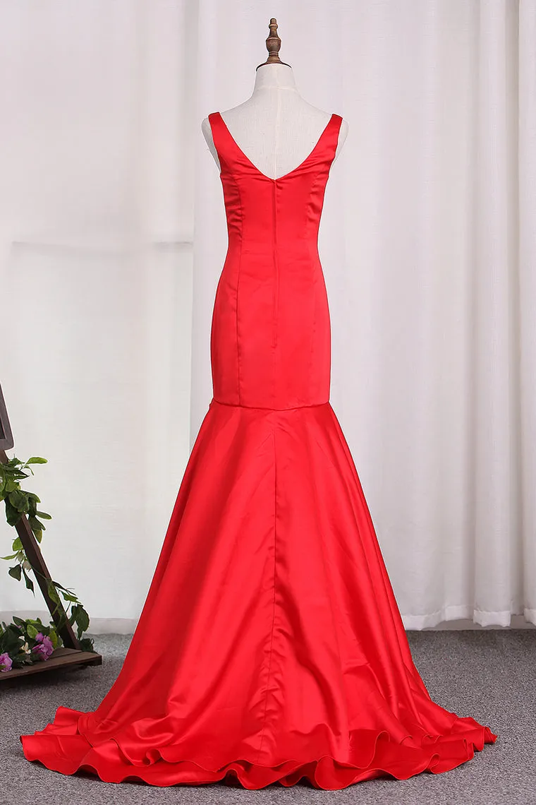 2024 Satin Mermaid Straps Evening Dresses Sweep Train Zipper Up
