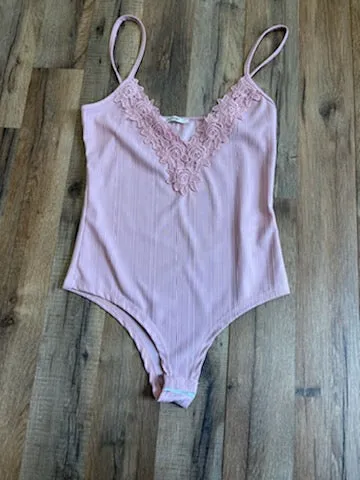 Floral Detail V-Neck Spaghetti Strap Bodysuit