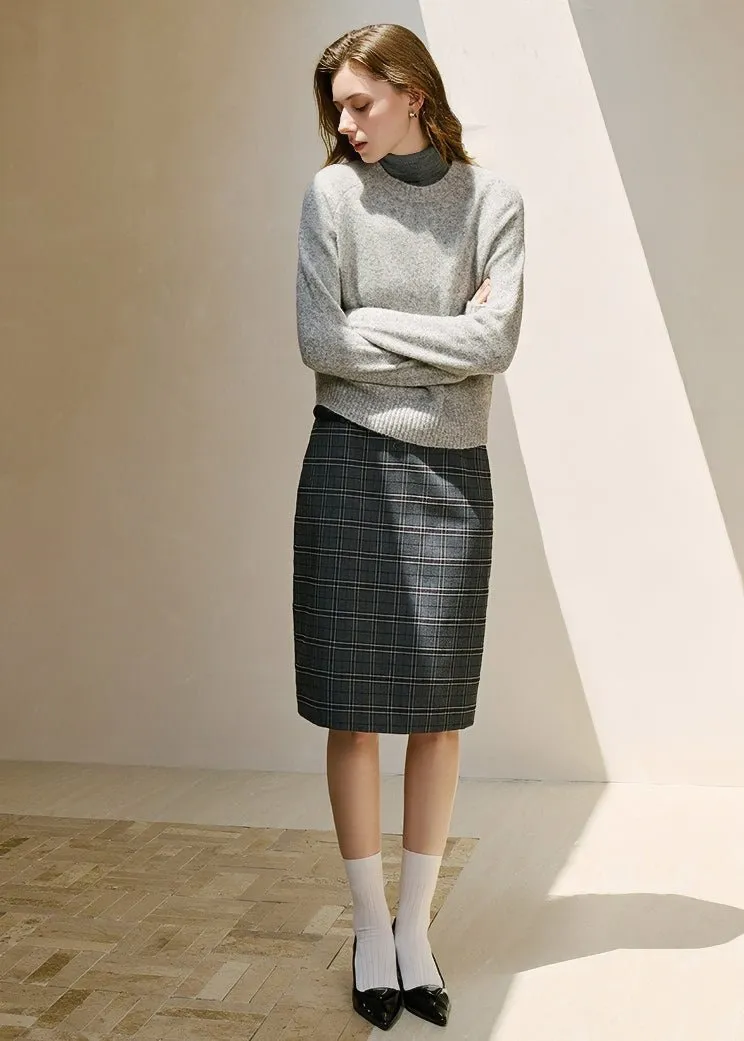 LOOSE GENTLE ROUND NECK KNIT