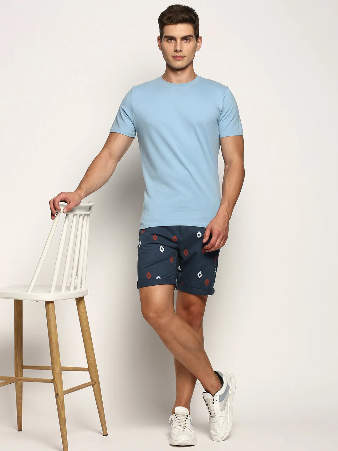 Men Teal Geometric Printed Mid Rise Cotton Chinos Shorts