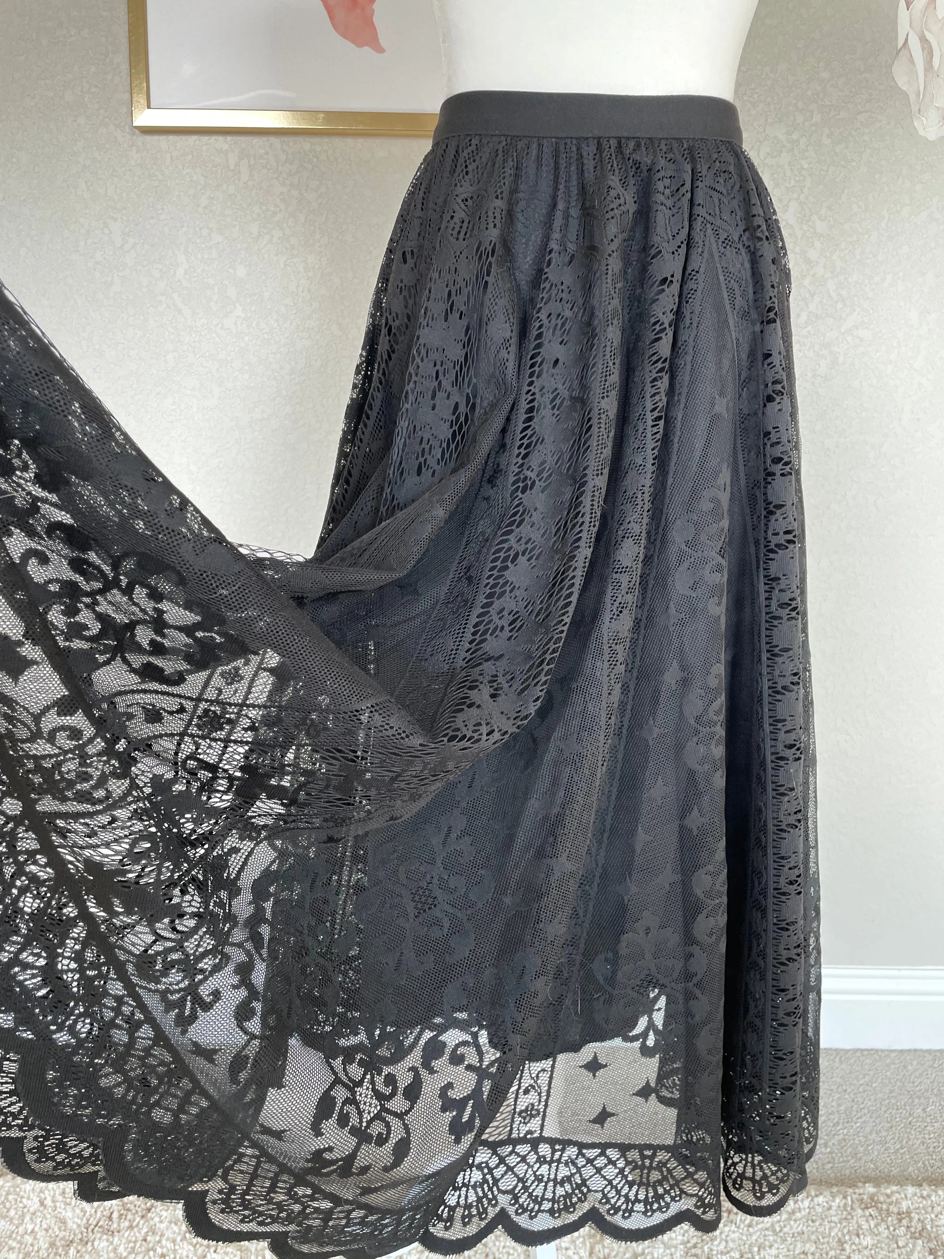 Vintage Vaquera Lace Maxi Skirt