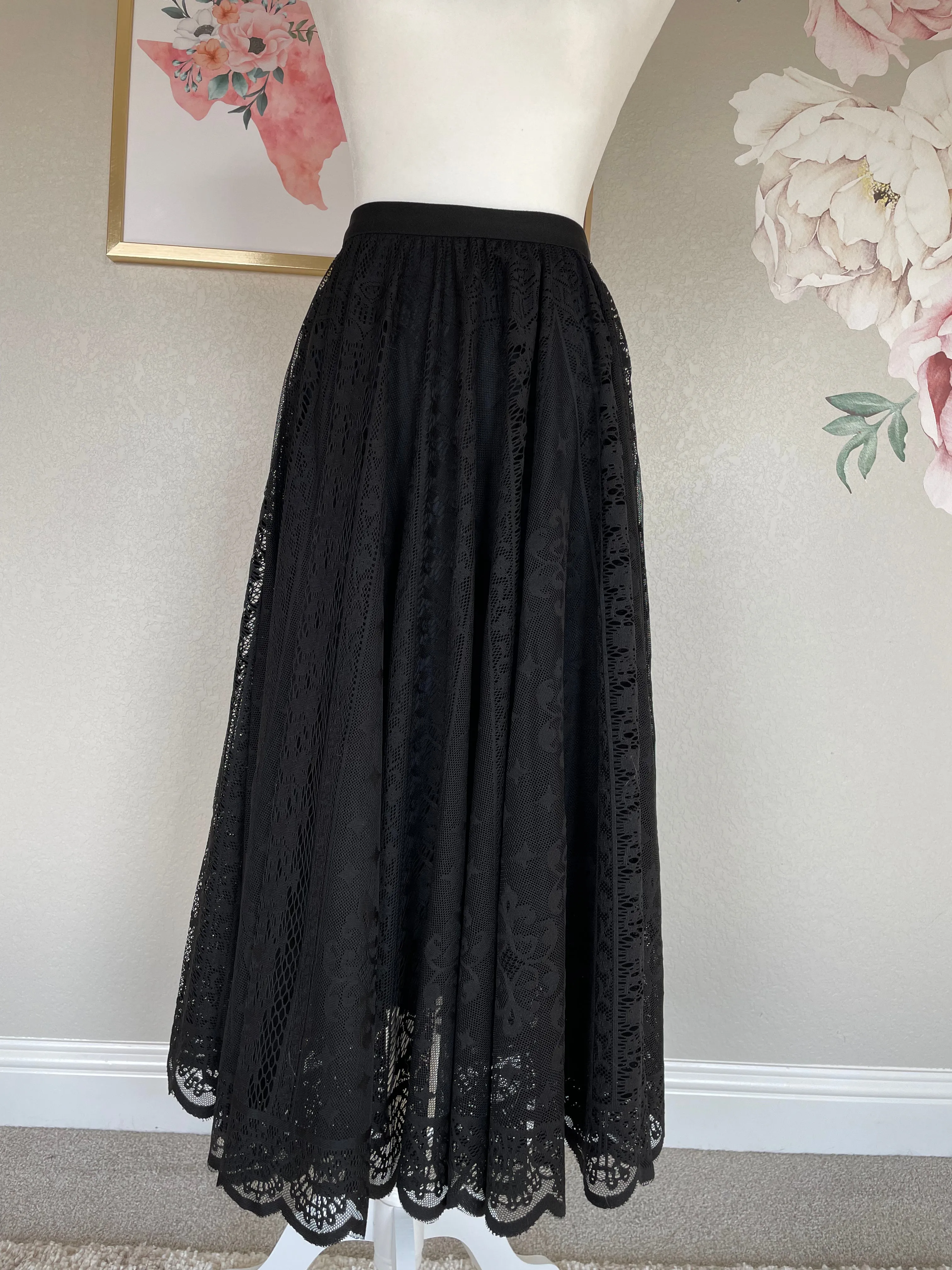 Vintage Vaquera Lace Maxi Skirt